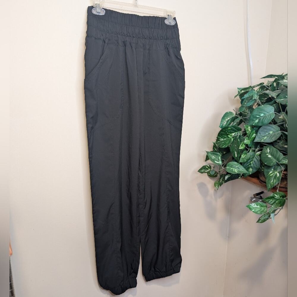 Love Tree Black Lightweight Athletic Joggers – Size M